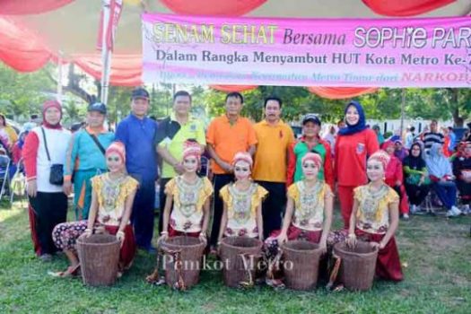 Rayakan HUT Kota Metro, Kecamatan Metro Timur Gelar Senam Bersama Walikota