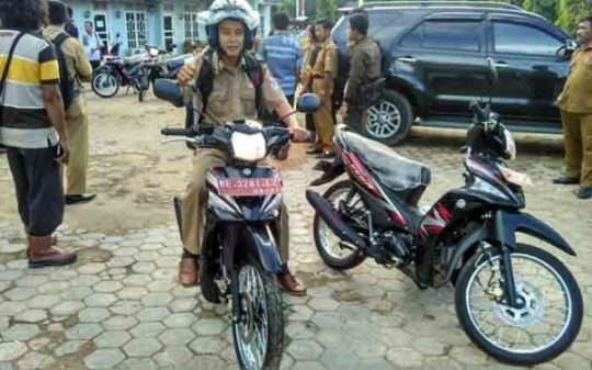 Semua Sekdes di Kabupaten Mesuji Terima Sepeda Motor Dinas