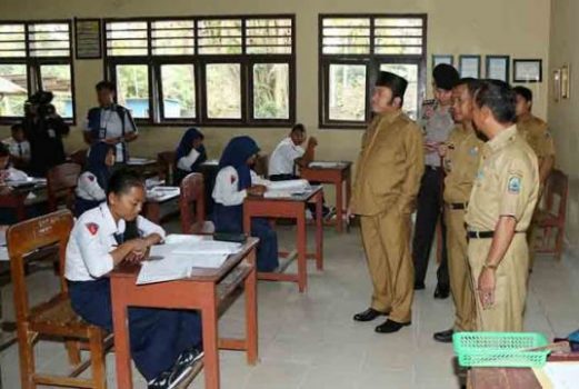 Siswa SMP di Lamsel Tak Ada yang Ikuti UN di LP