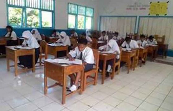 Hari Pertama UN SMP-MTs di Way Kanan Berlangsung Lancar