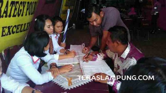 Minta Uang kepada Keluarga Korban Pembunuhan, Oknum Polisi Diadukan ke Polda Lampung