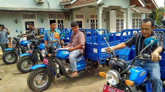 Kelompok Pertanian-Perikanan Mesuji Terima Bantuan Sepeda Motor