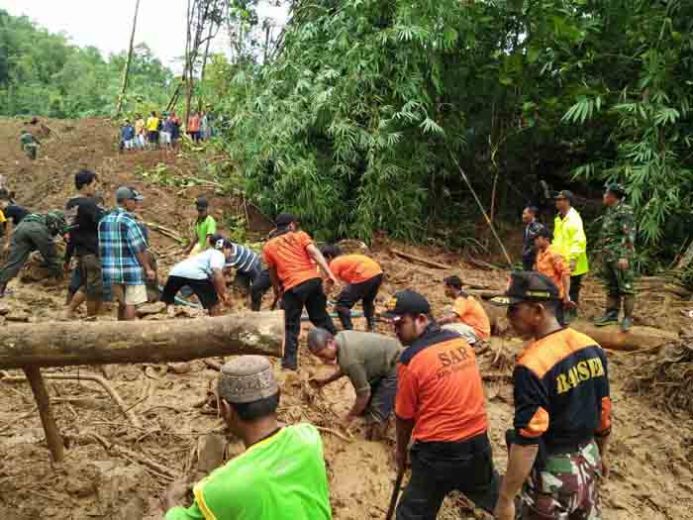 Pencarian Korban Banjir dan Longsor di Jateng Diperpanjang Hingga Seminggu