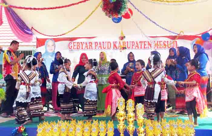 Elviana Khamami Buka Gebyar PAUD Kabupaten Mesuji