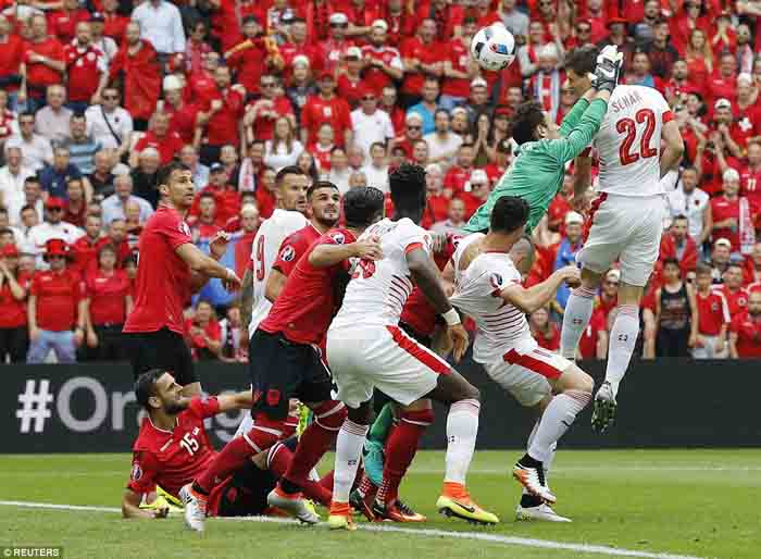 Piala Eropa 2016: Fabian Schar, Pahlawan-Algojo Andalan Swiss