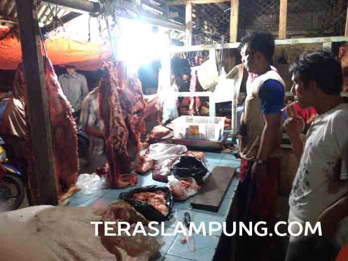 Sehari Jelang Puasa Ramadan, Daging Sapi di Pasar Kalianda Rp120 Ribu/Kg