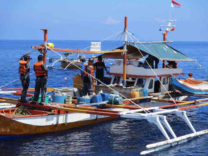 Tim KN Gajah Laut Bakamla RI Tangkap Kapal dengan ABK Filipina