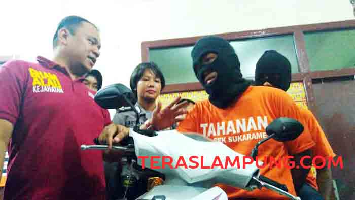 Usai Rampok Pengendara Sepeda Motor, Dua Pemuda Dibekuk Polisi