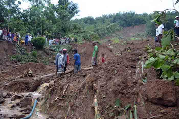 Banjir dan Tanah Longsor di Purworejo , 44 Warga Meninggal