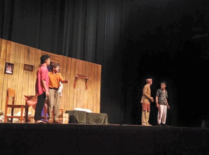 Teater Cupido SMAN 1 Sumberjaya Raih Penghargaan Aktor Terbaik Festival Teater Nasional 2016