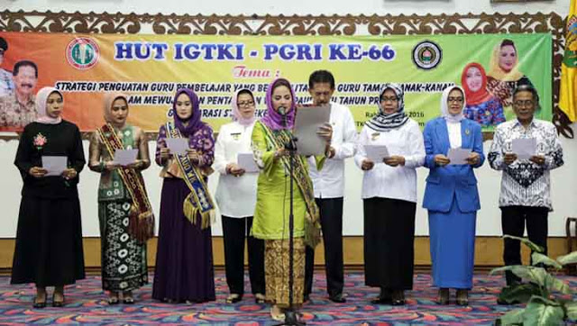 Bicara Soal Kekerasan terhadap Anak, Yustin Ficardo Teteskan Air Mata