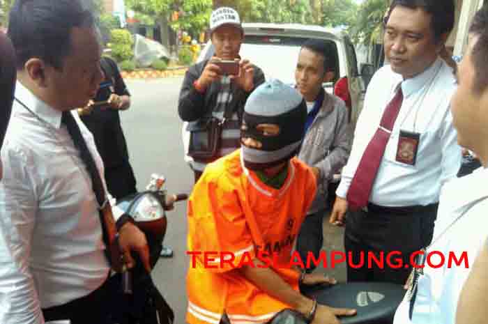 Pembegal Ini Incar Sepeda Motor Muda-Mudi yang Sedang Pacaran di Tempat Sepi