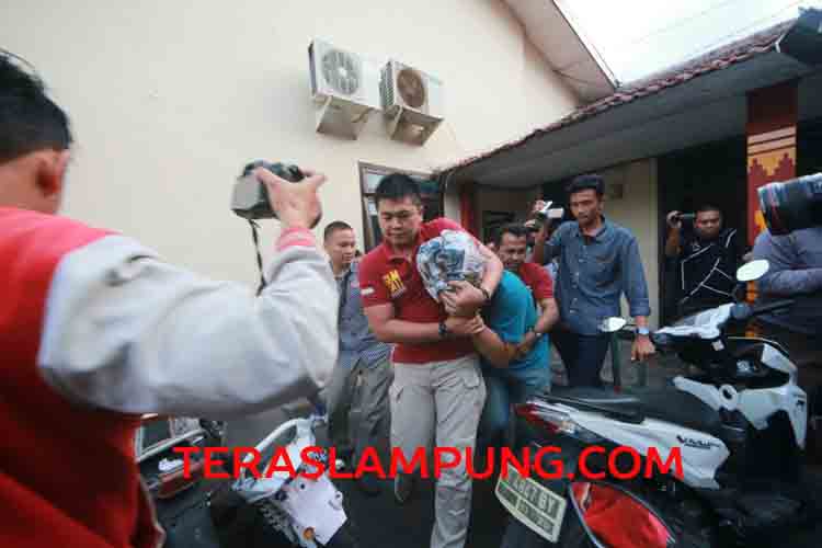 Ini Penampakan Anggota DPRD Nizar Romas saat Keluar dari Ruang Pemeriksaan