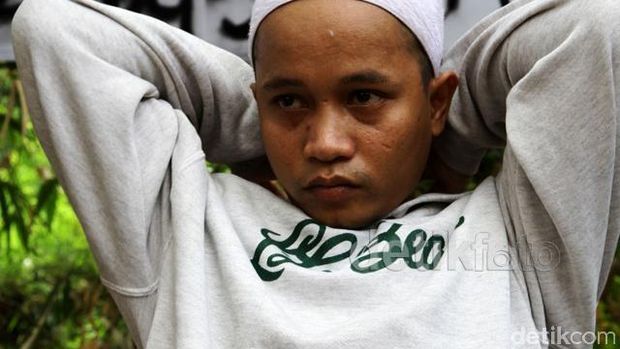 Tukang Tusuk Sate Pembenci Jokowi Ini Ditahan Lagi karena Menyekap Gadis di Bawah Umur