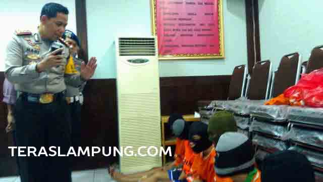 Kelompok Begal Ini Incar Sepeda Motor yang Pemiliknya Nongkrong di “Fly-over” dan Pacaran