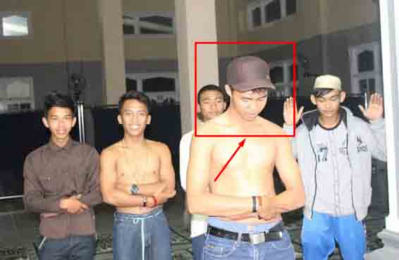 Akun Facebook-nya Unggah Foto-Foto Lecehkan Islam, Warga Metro Minta Maaf