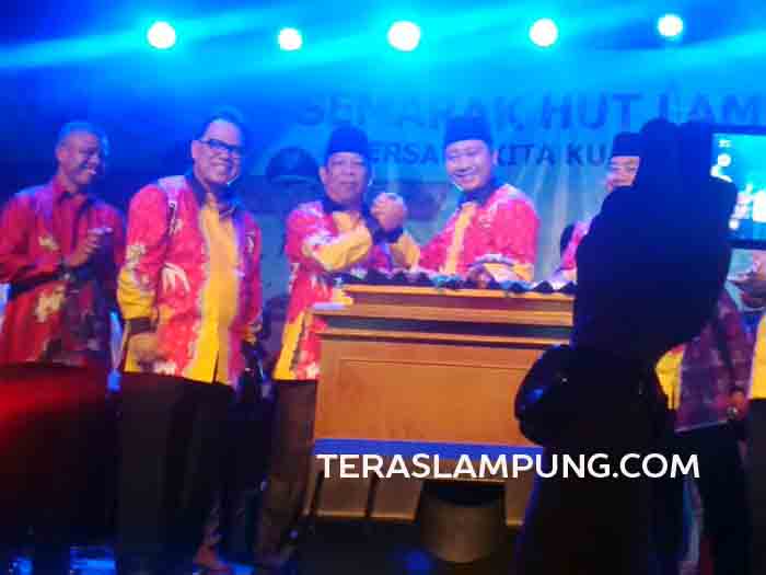 Dimeriahkan Cita Citata, Bupati Agung Tutup Malam Puncak Peringatan HUT ke-70 Lampura