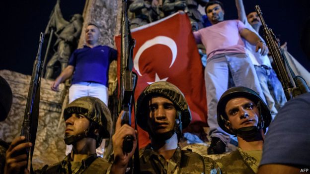 Sebanyak 60 WNI Tertahan di Bandara Ataturk Istanbul. Ini Daftarnya
