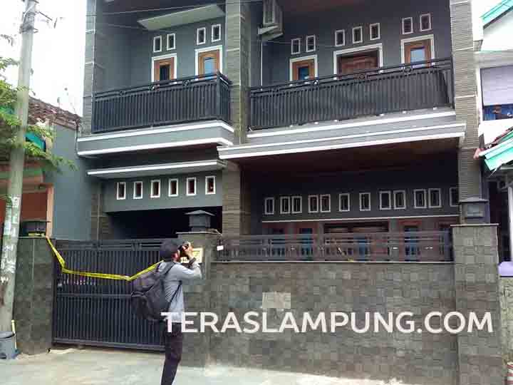 Rumah Megah Polisi Tersangka Pembunuh Anggota DPRD Bandarlampung Dipasang “Police Line”