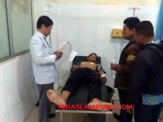 Yanto Ditusuk Teman Kerjanya di Parkiran Depan Kantor