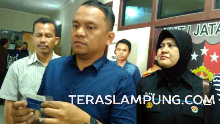 Incar Mobil di Pinggir Jalan, Tersangka Lempar Serpihan Busi Untuk Pecahkan Kaca Mobil