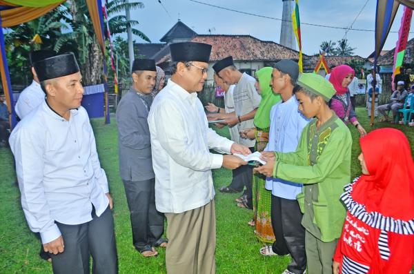 Safari Ramadan, Pemkab Tuba Serahkan Bantuan untuk Warga Gedung Aji dan Gedung Aji Baru