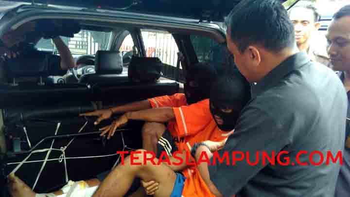 Terhadap Para Korbannya, Perampok Bersenjata Api Ini Berlaku Sadis
