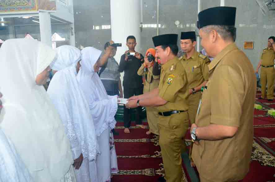 Walikota Herman HN Lepas 1.307 Calon Jamaah Haji