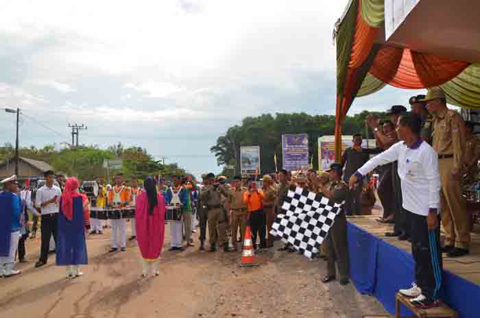 Sebanyak 2.400 Pelajar Mesuji Meriahkan Lomba Gerak Jalan Peringatan HUT RI