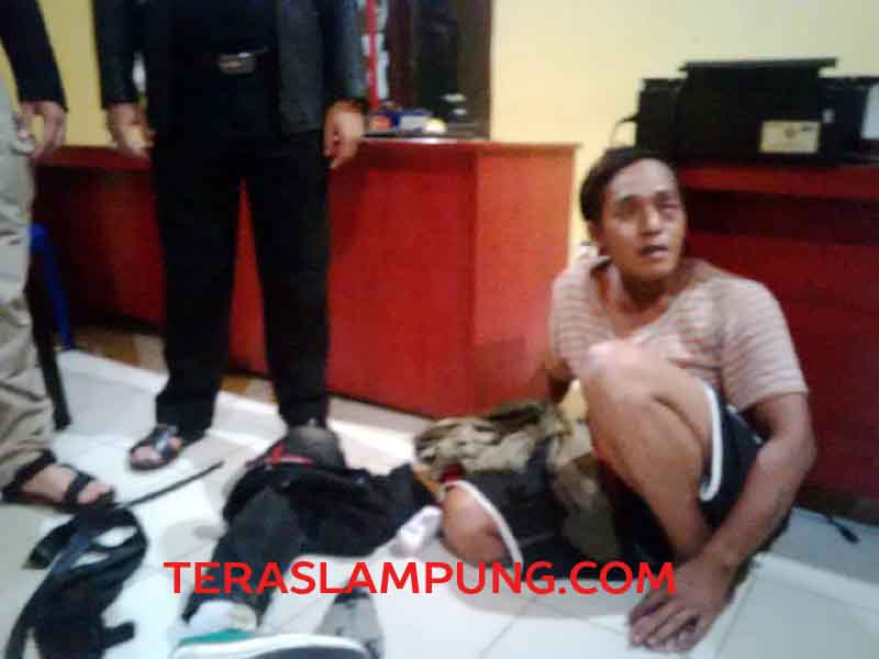 Coba Membegal Pengendara Sepeda Motor, Pria Berkaki Palsu Dibekuk Korbannya