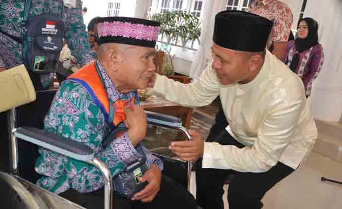 Bupati Mustafa Lepas 388 Calon Jamaah Haji Lamteng