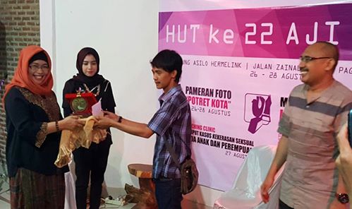 Jurnalis “Lampung Post” Raih Anugerah Saidatul Fitriah 2016 AJI Bandarlampung