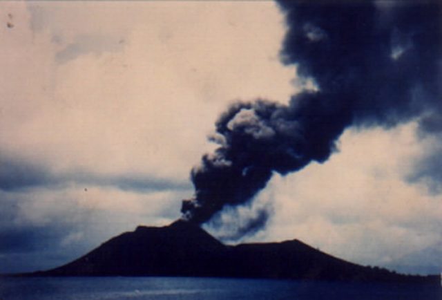 Lomba Menulis Cerpen Krakatau Award Diperpanjang Sampai 2 Agustus 2018