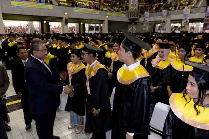 Menteri Eko Ungkap Peluang Sukses Sarjana di Desa