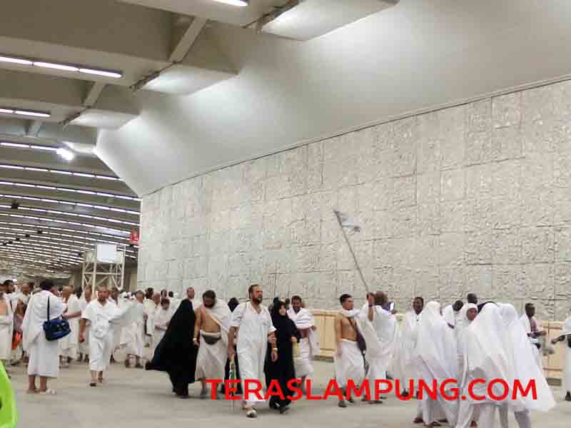 Bersemangat Menuju Jamarat, Malam Ini Jamaah Haji Lempar Jumrah