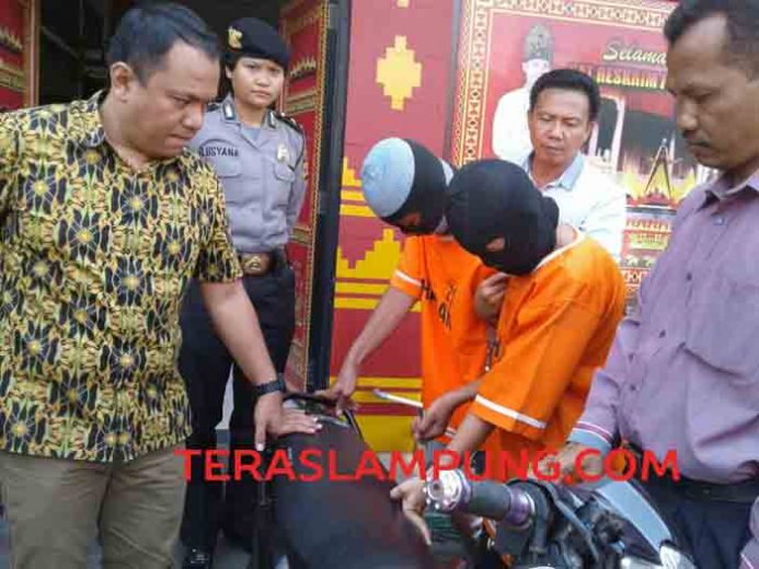Ingin Beli Miras, Osman dan Yati Menjambret Ponsel Mahasiswa