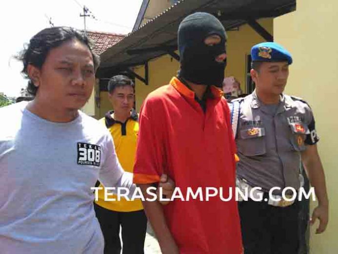 Pelajar SMP Ini Menendang dan Mencabuli Kawan Sekolahnya di Kebun Singkong