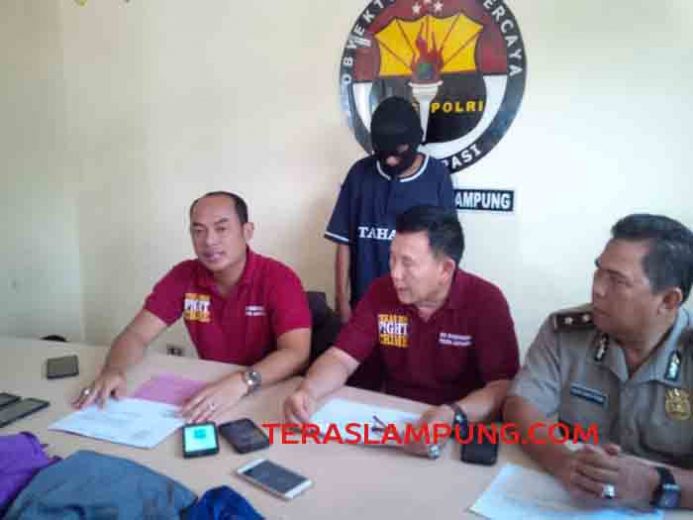 Pelajar SMA Ini Dicabuli Ayah Tirinya Sejak Berusia 10 Tahun