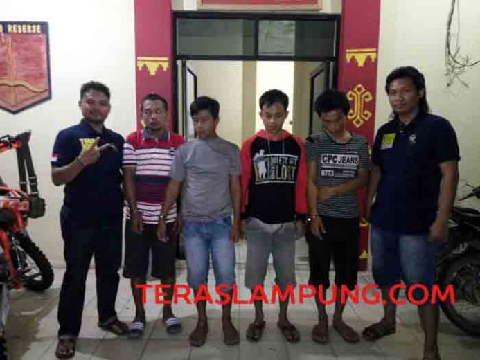 Polisi Bekuk Pencuri Solar di Stasiun KA Negeri Agung