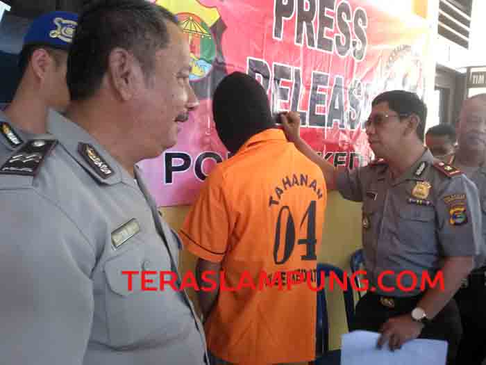 Anaknya akan Ditangkap, Ayah Tersangka Pengedar Narkoba Adang Polisi dengan Pedang