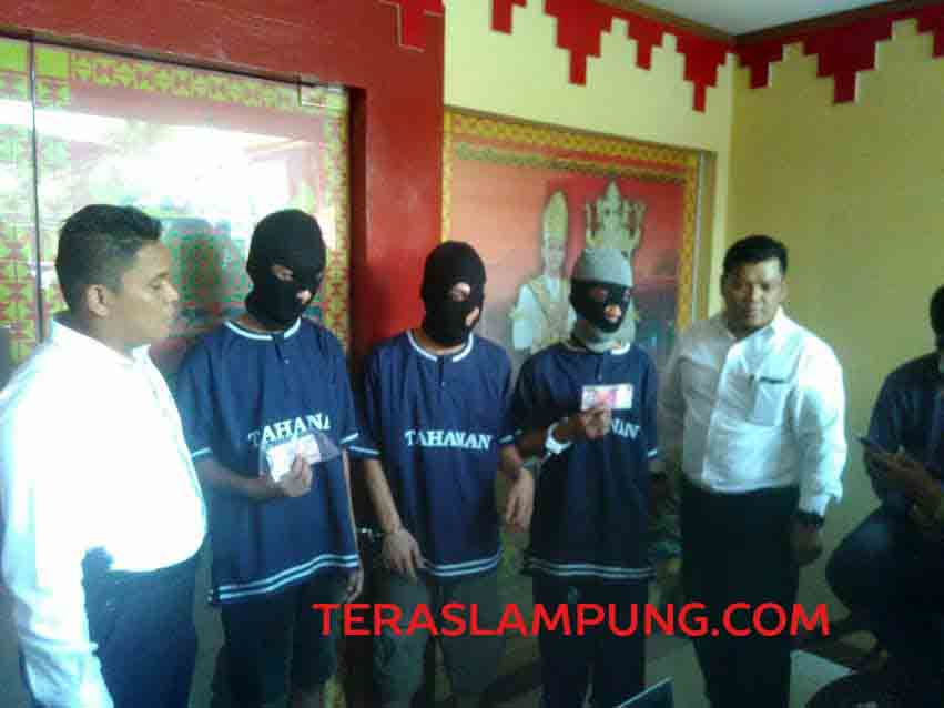 Ketagihan Judi Online, Tiga Warga Lampung Nekat Membuat dan Edarkan Uang Palsu