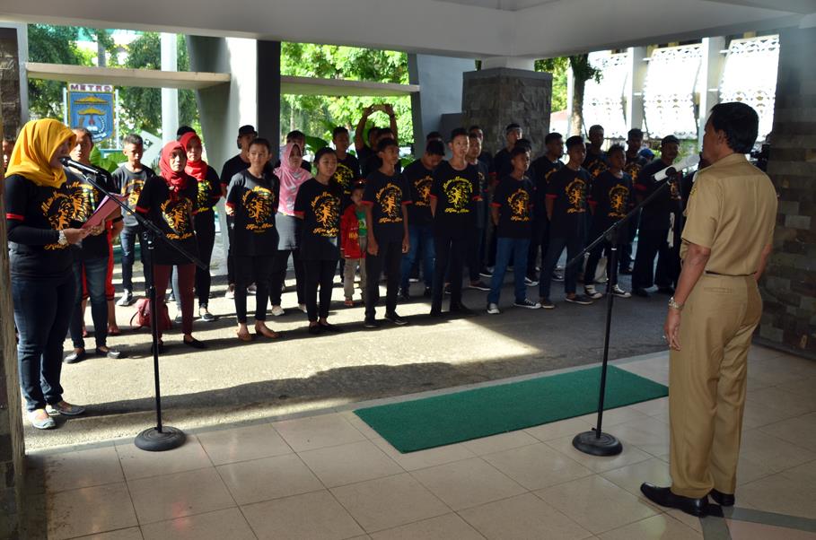 Walikota Pairin Lepas Tim Reog “Mudho Menggolo” ke Ajang Grebeg Suro