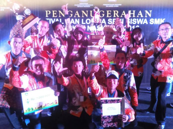 Siswi SMAN 2 Metro dan Vocal Group SMKN 2 Metro Torehkan Prestasi di FLS2N 2016