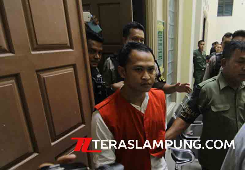 Sidang Pembunuhhan-Mutilasi Anggota DPRD, Brigadir Medi Meneteskan Air Mata