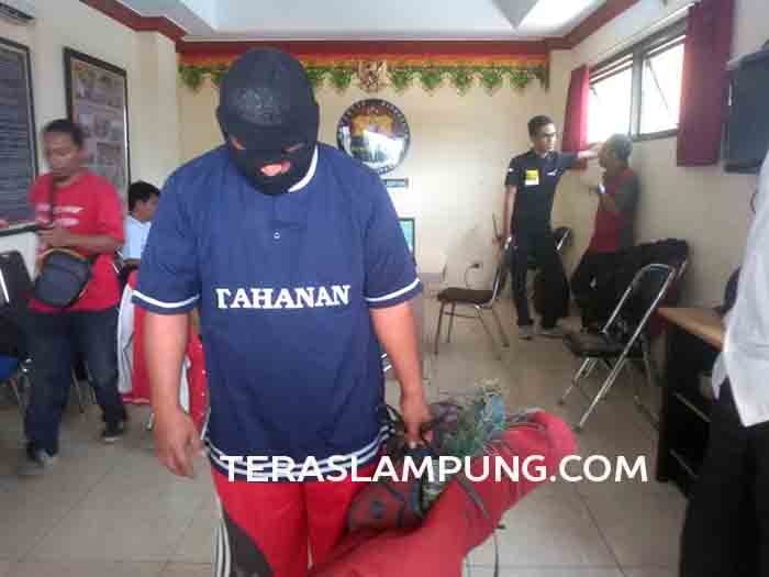 Edan! Warga Kalianda Ini Lima Kali Cabuli Putri Kandungnya Sendiri