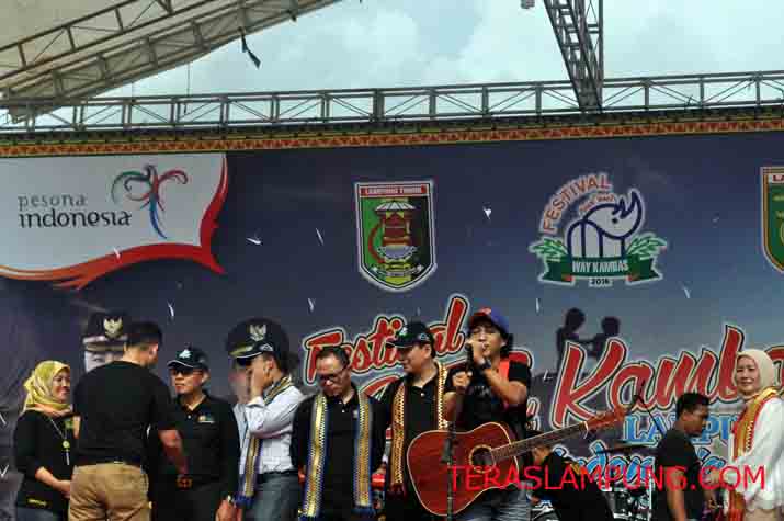 Festival Way Kambas, Lagu “Children With No Land” Hipnotis Menteri, Bupati Lamtim, dan Ribuan Masyarakat