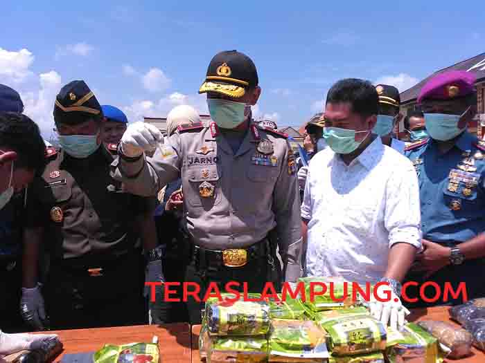 Polda Lampung Musnahkan 18 Kg Sabu-Sabu dan 14 Ribu Ekstasi