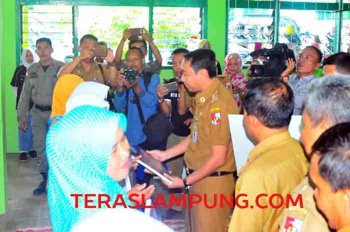 Bupati Agung Serahkan Rp4,4 M untuk 256 PAUD di Lampura