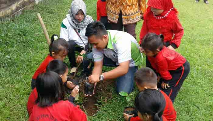 Pemula Way Kanan Wujudkan Go Green School