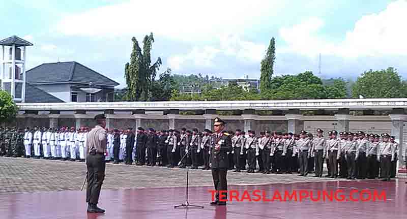 Kapolda Lampung Jadi Irup Ziarah dan Tabur Bunga Peringatan Hari Pahlawan